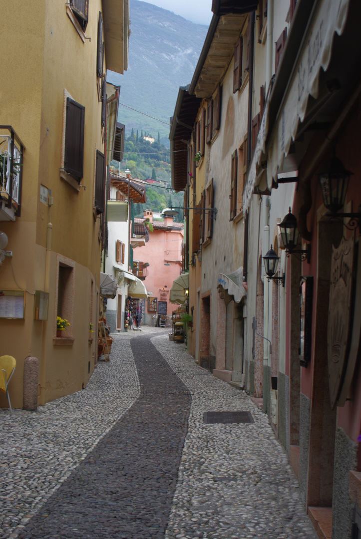 Noch sind die Gassen leer in Malcesine