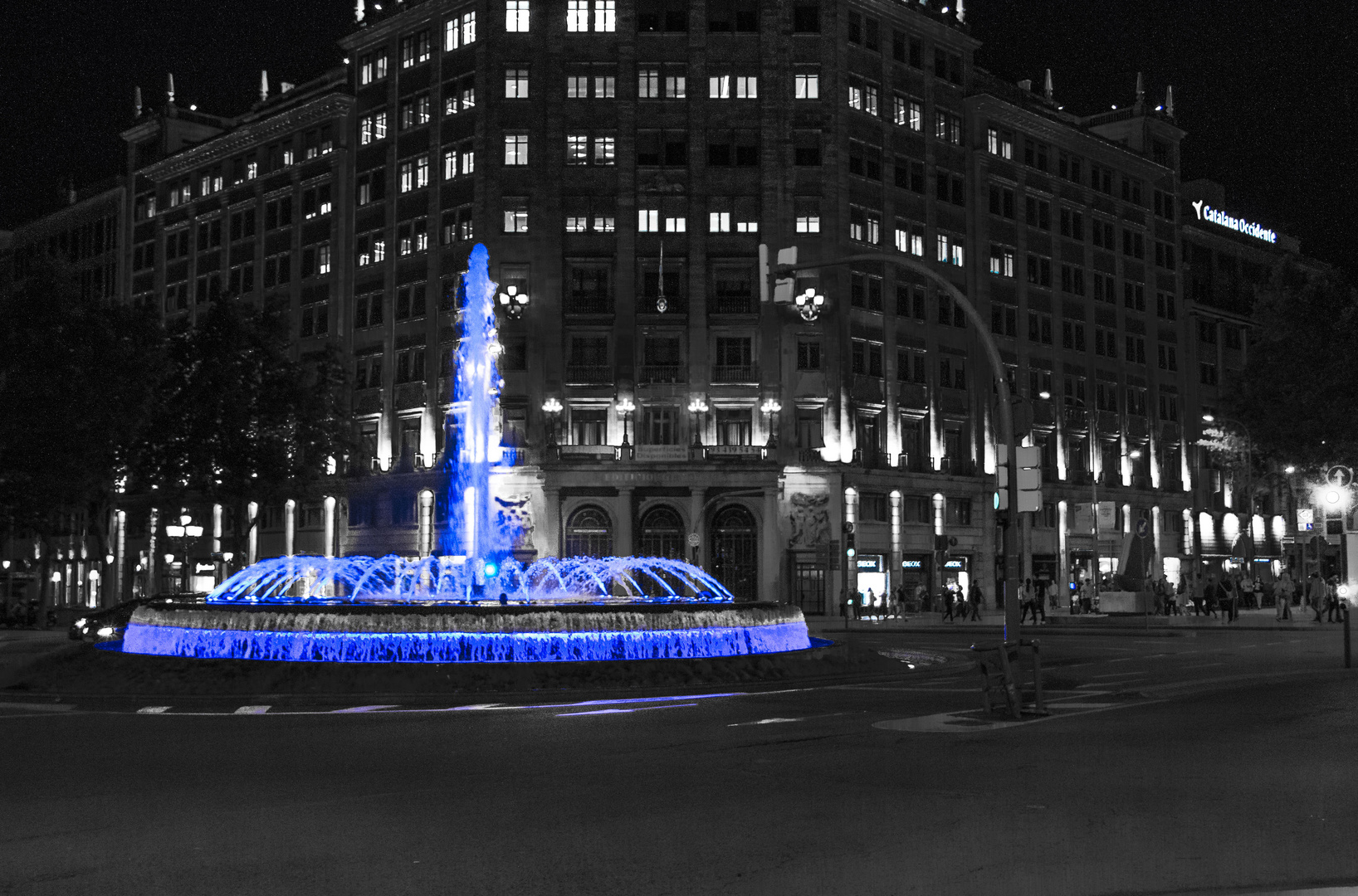 Noche azul en Barcelona