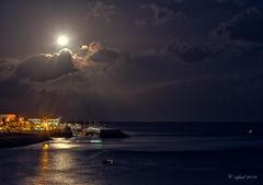 NOCHE DE LUNA LLENA