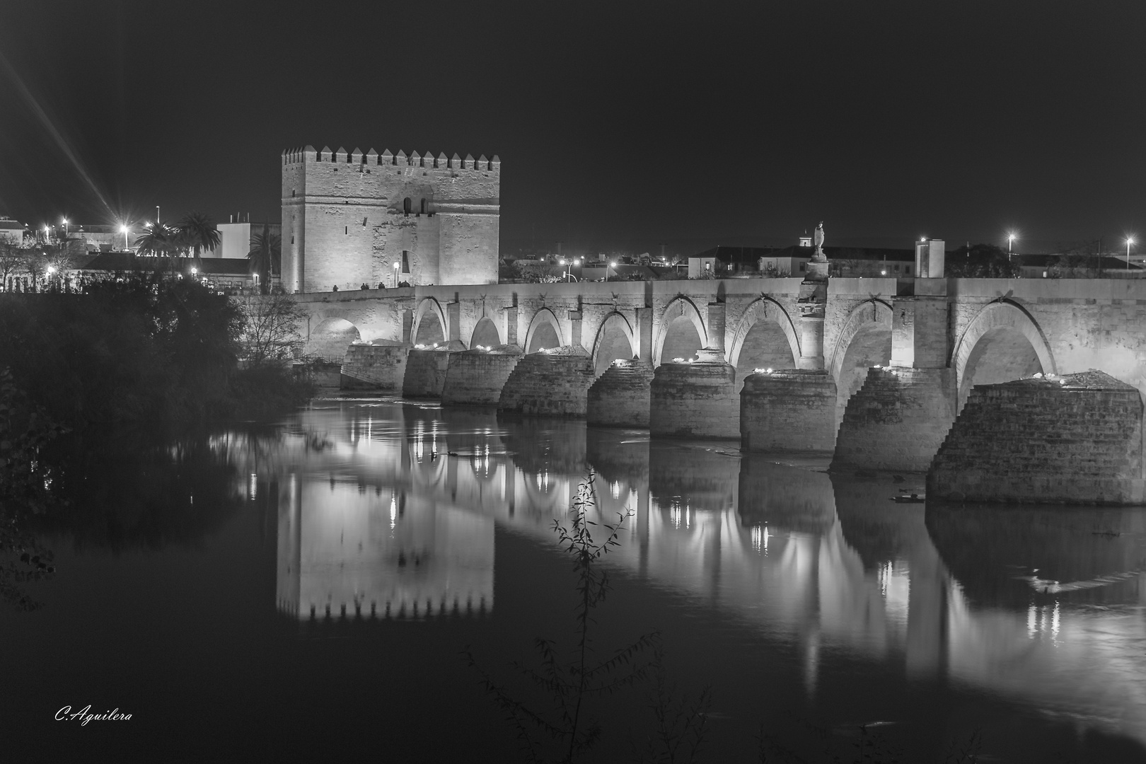 Noche en el puente romano