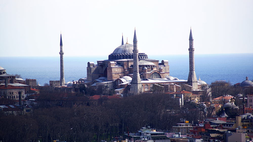 Nochmal die Hagia Sofhia diesmal vom Galata Turm aus mit allen vier Minaretten