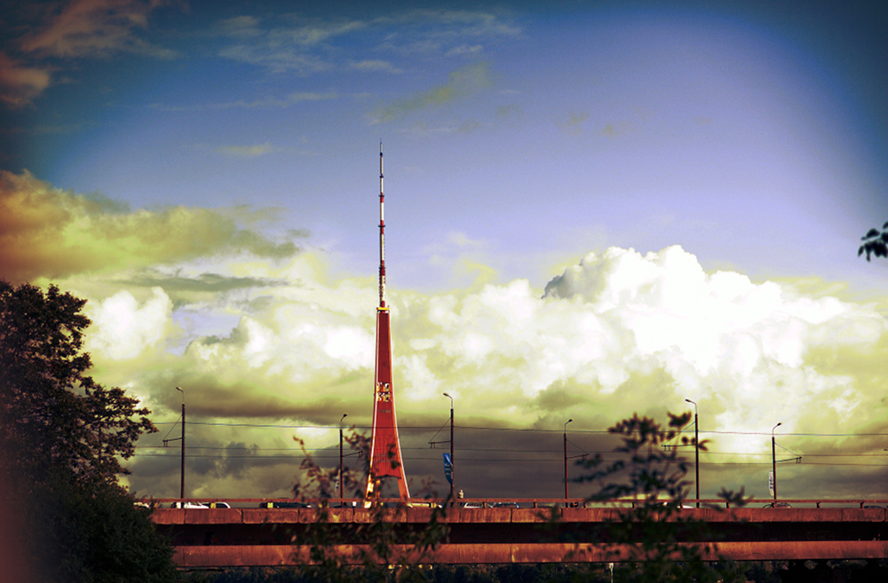 nochmal Fernsehturm in Riga 08/2011