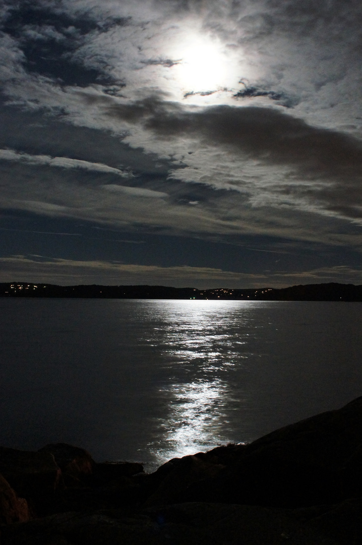 Nochmal Norwegen bei Nacht (jetzt ohne blaue Punkte)