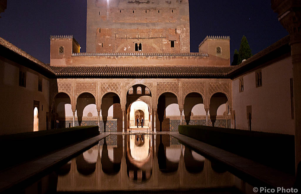 Nocturna en el Patio de los Arrayanes (Alhambra) Granada