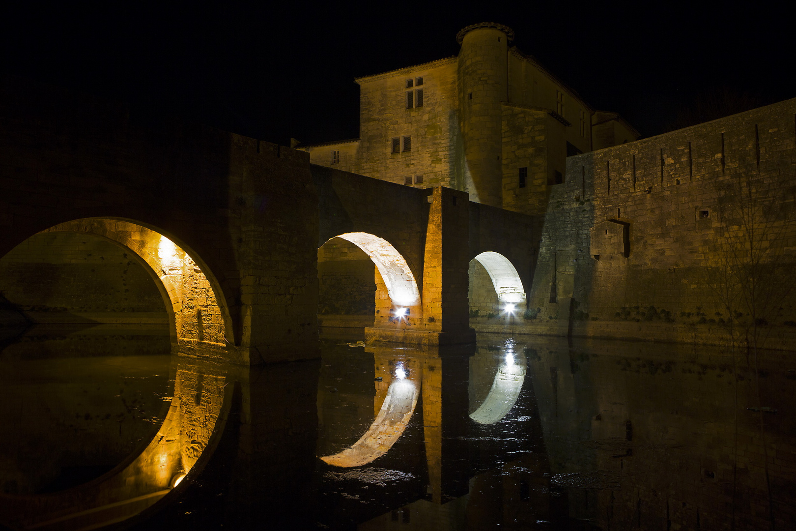 Nocturne à Aigues Mortes ....