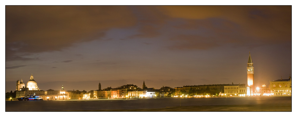 NOCTURNO EN LA LAGUNA DE VENECIA