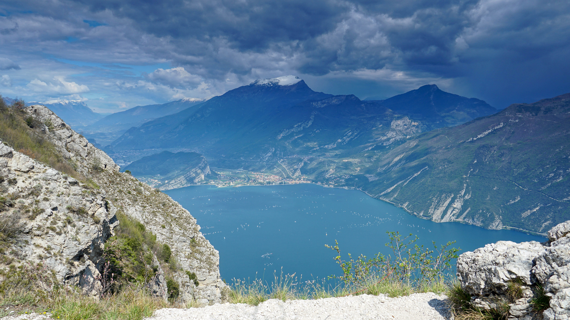 Nördlicher Gardasee von oben