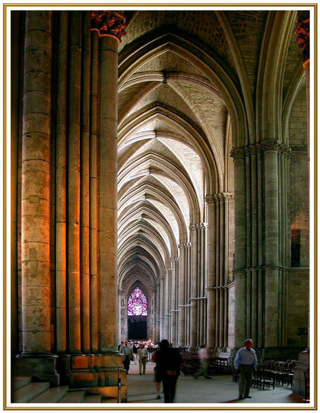 Nördliches Seitenschiff. Kathedrale von Amiens von Peter Liebner