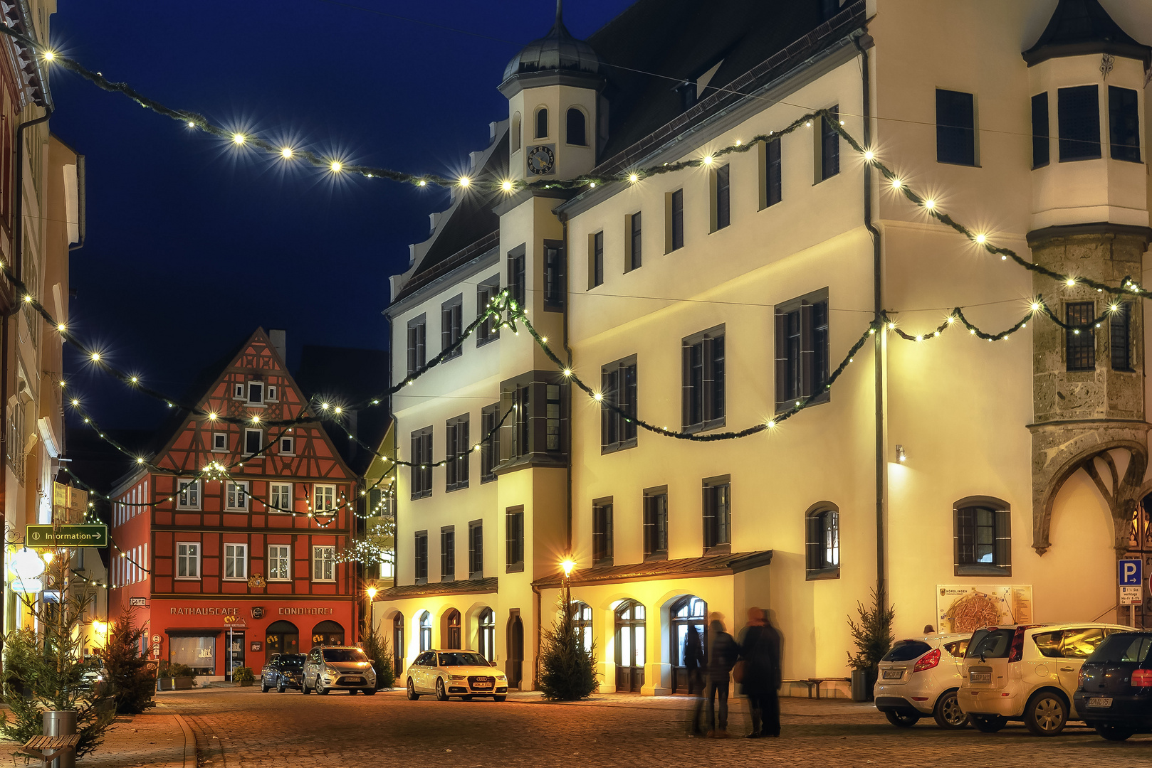 Nördlinger Marktplatz im weihnachtlichen Glanz