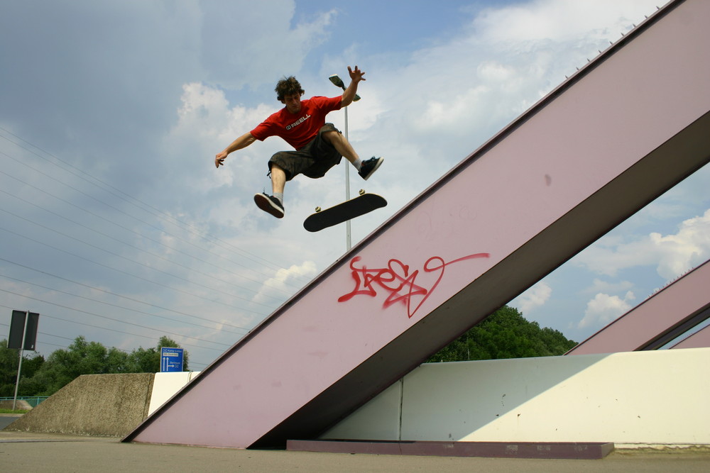 Nollie Heelflip - Marco Schiffhauer