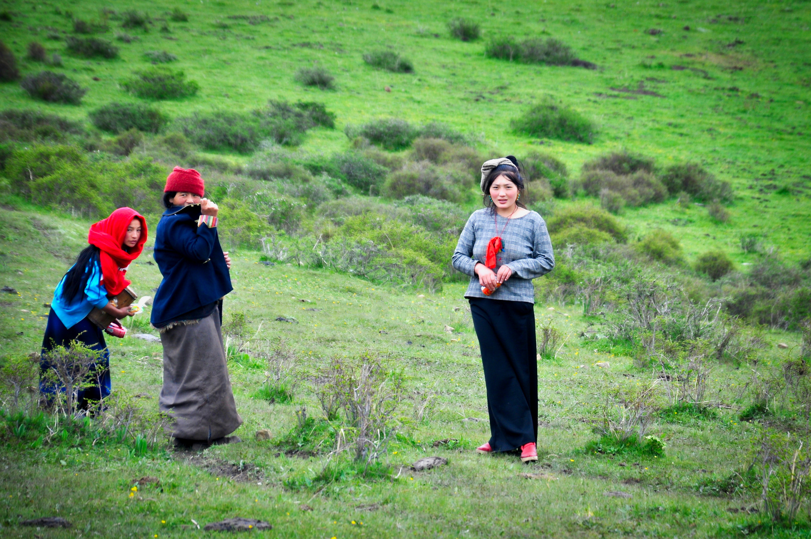 Nomadenfrauen - mal abwarten, was passiert... Osttibet Westsichuan