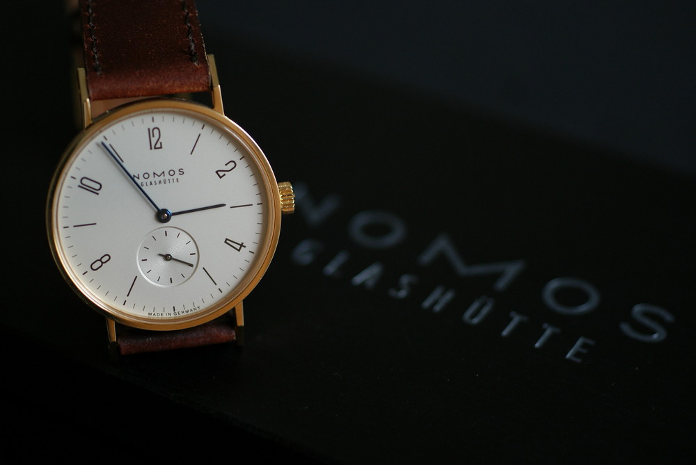 Nomos Tangente