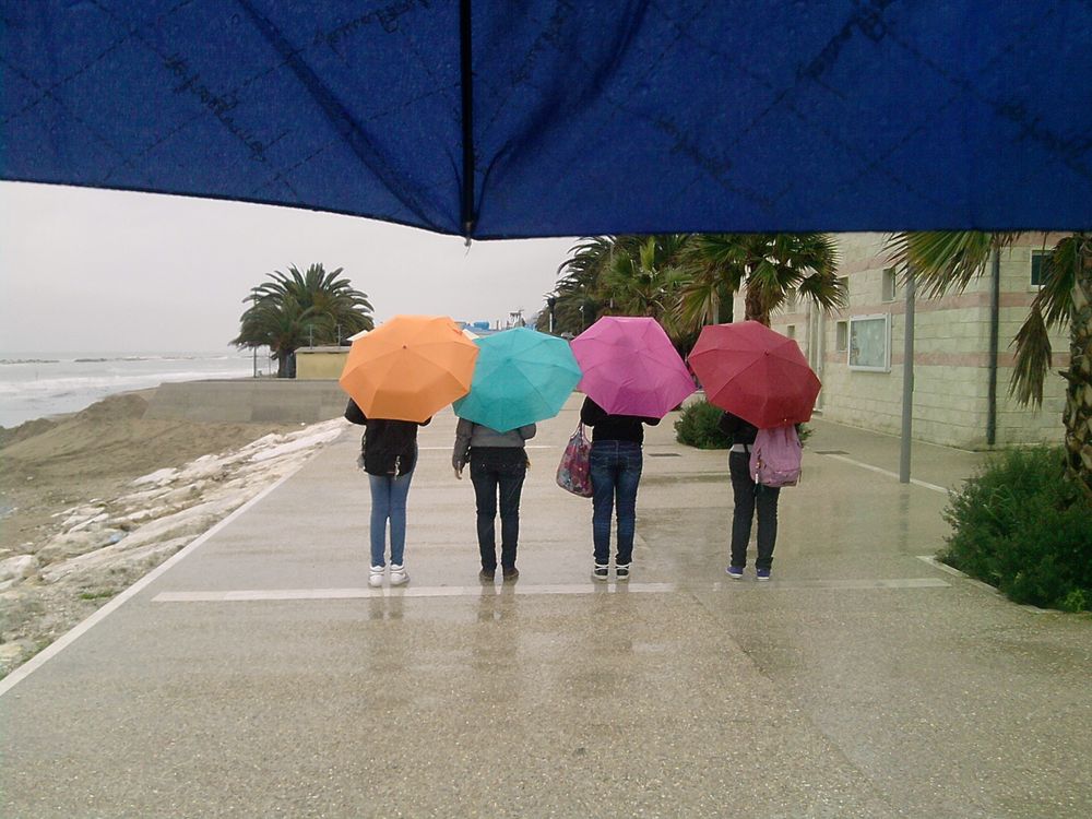 Non è sempre tutto grigio quando piove.... di kiara coscia 