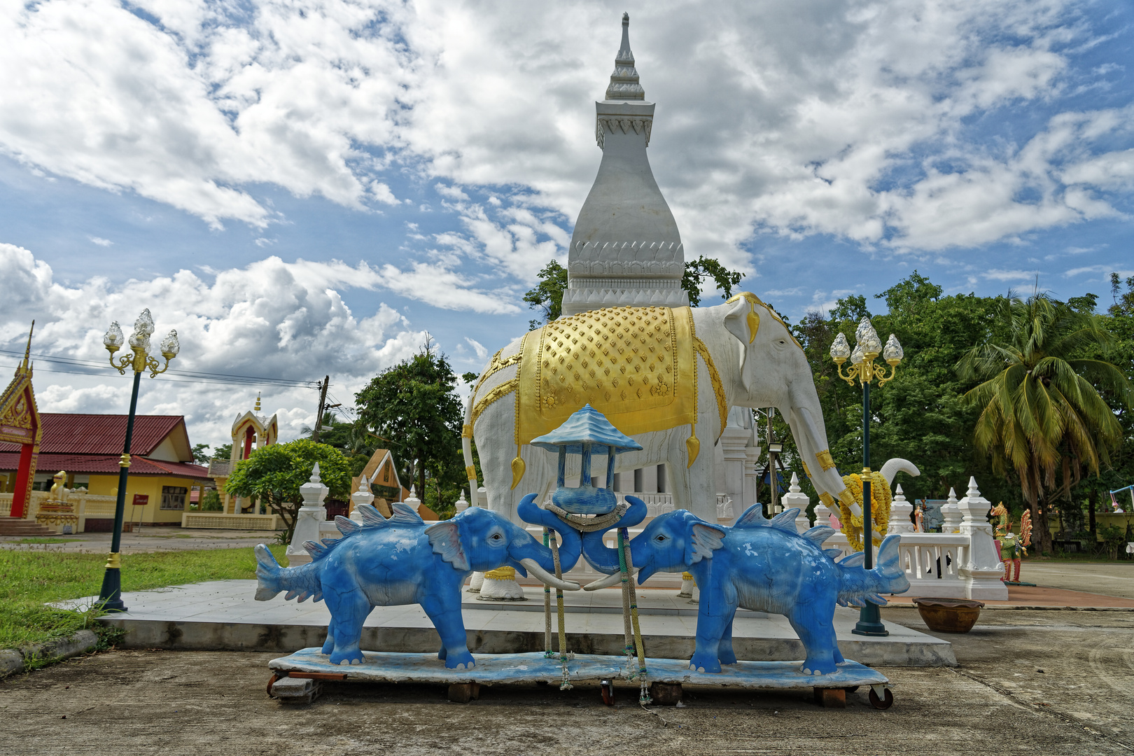 Nong Bua Lamphu - Wat Mahachai