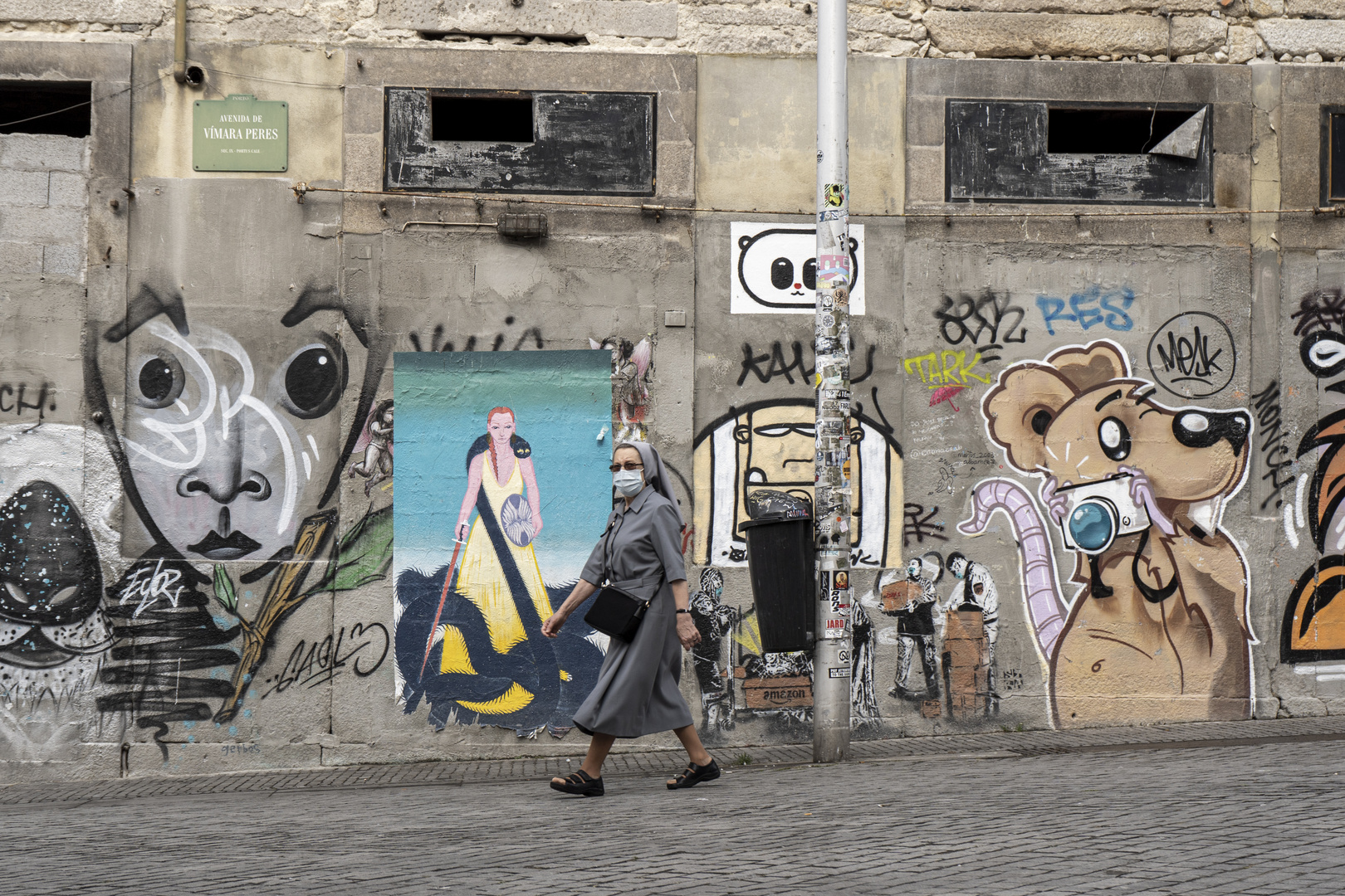 Nonne & Street Art in Porto