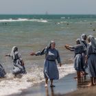 Nonnen am Strand 
