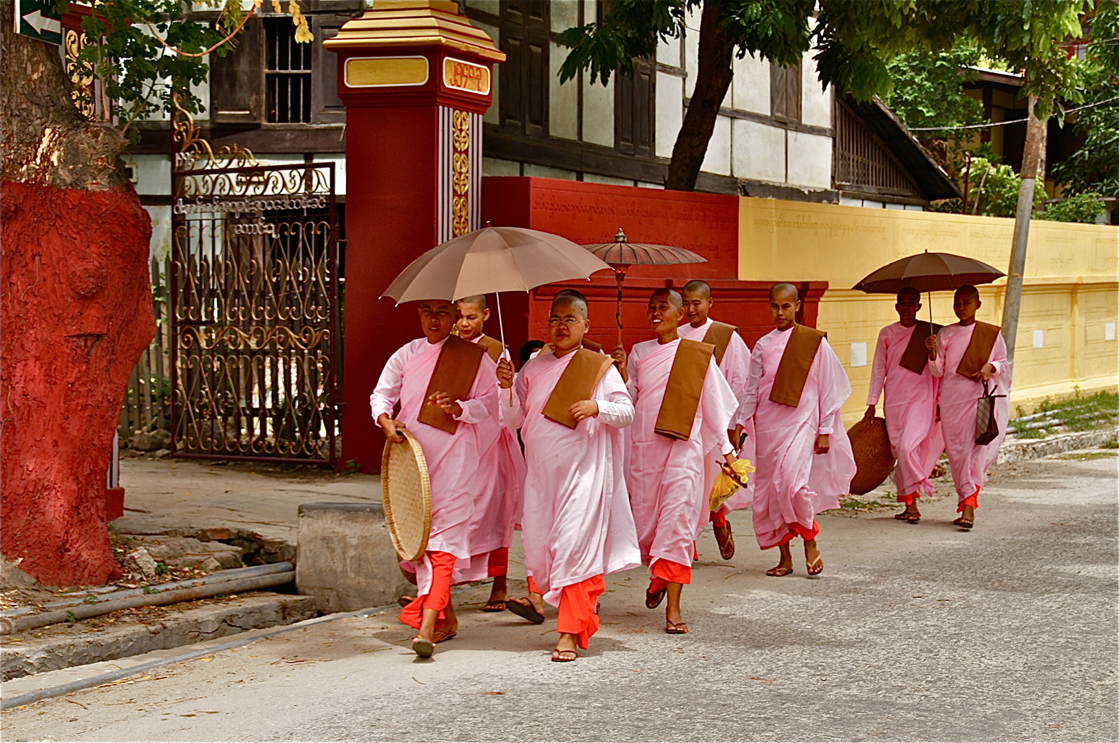 nonnen, burma 2011