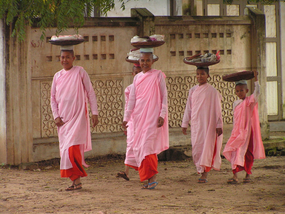 Nonnen in Myanmar
