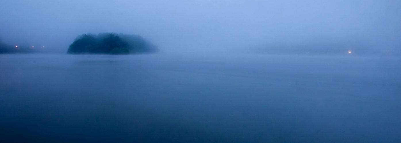 Nonnenwerth bei Nebel