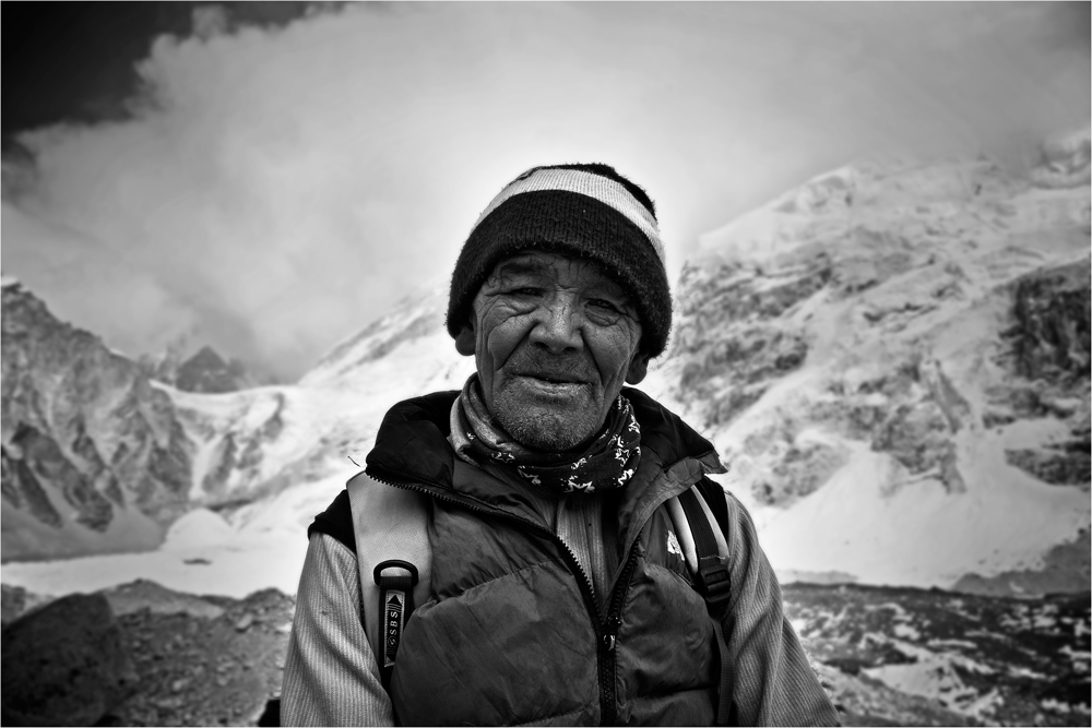 Norbu Sherpa, Träger