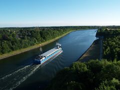 Nord-Ostee-Kanal, an dieser Stelle ist kein Gegenverkehr möglich!