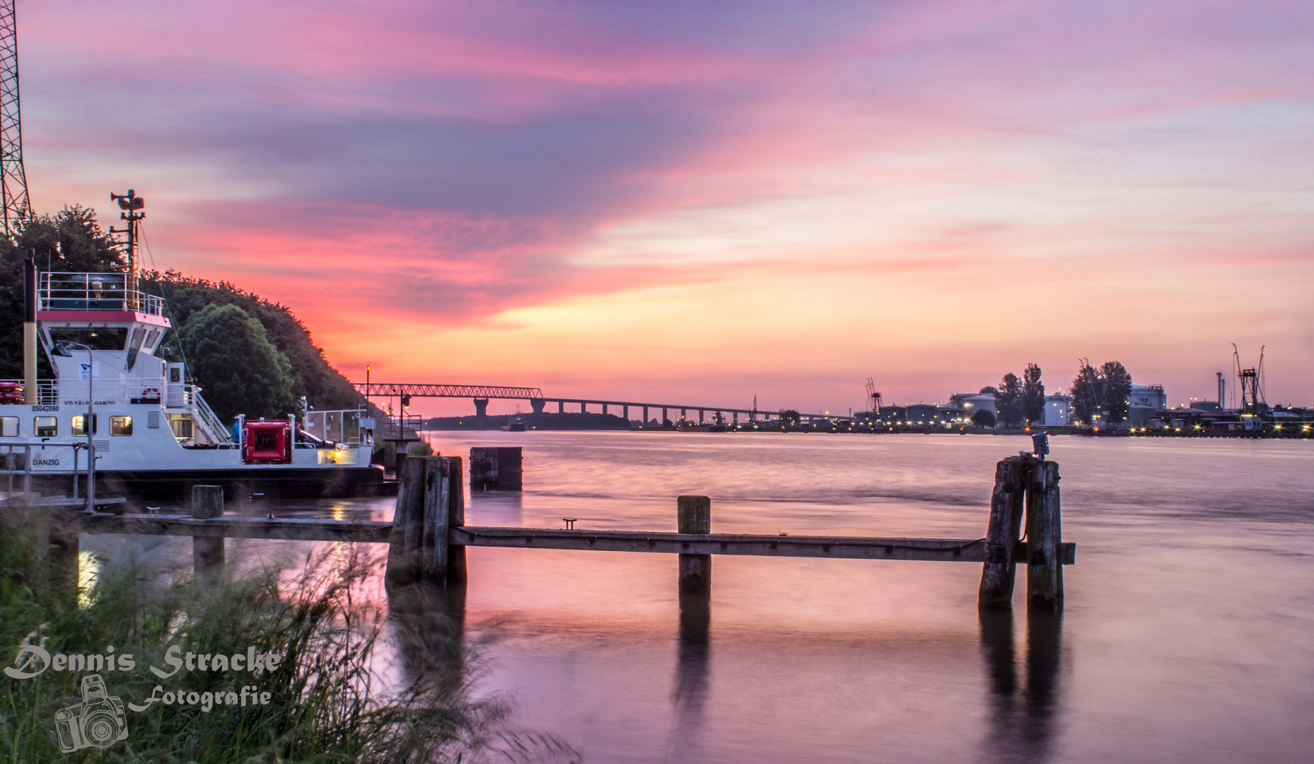 Nord Ostsee Kanal bei Sonnenaufgang