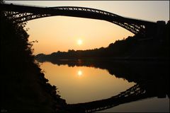 Nord-Ostsee-Kanal mit der alten Levensauer Hochbrücke