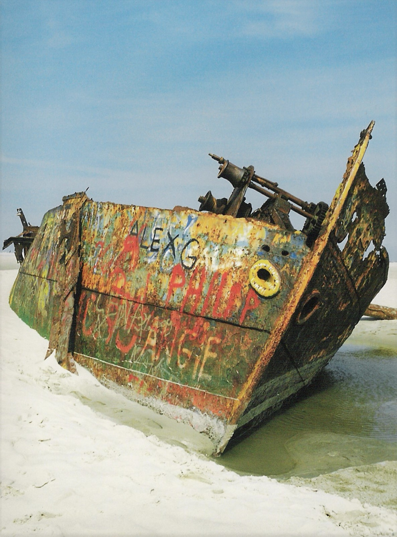 Norderney 1999 - Altes Wrack an der Ostspitze