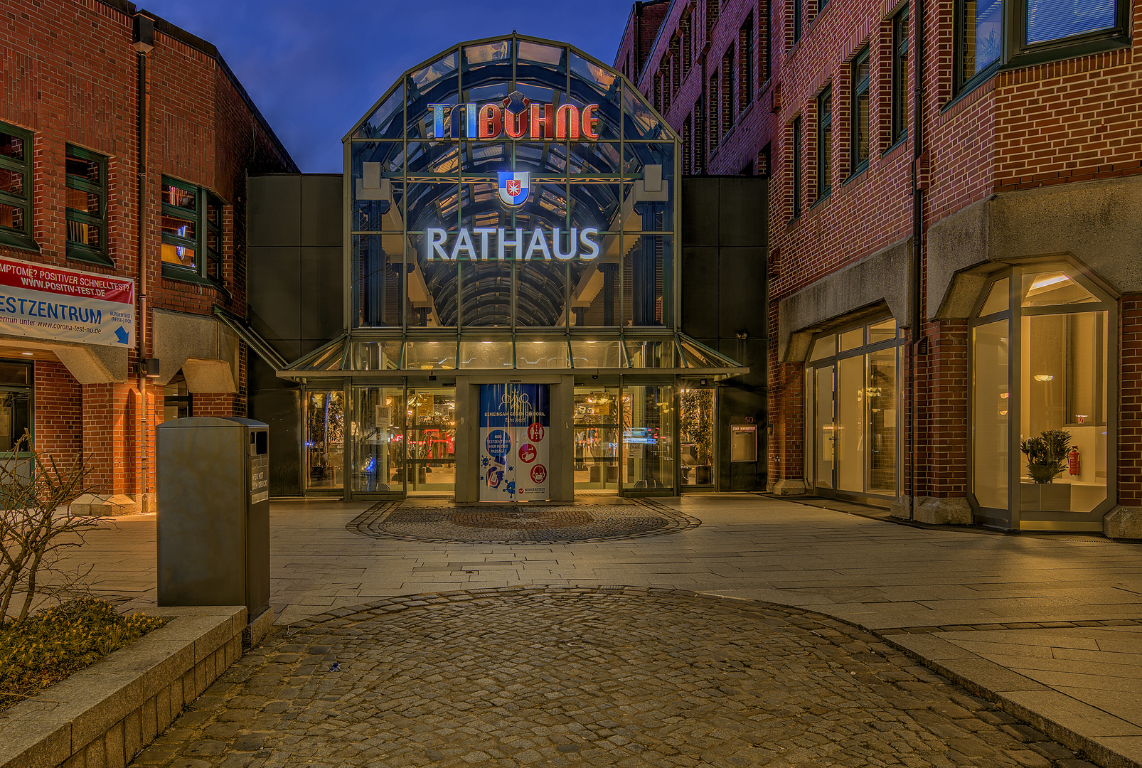 Norderstedt Rathaus Foto & Bild architektur, architektur bei nacht, world Bilder auf