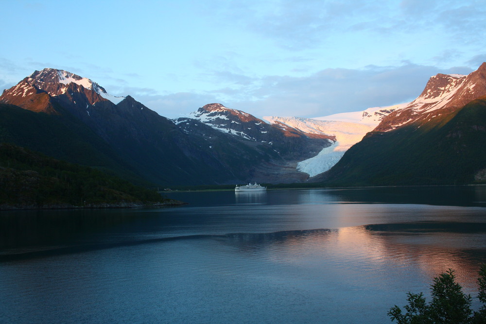 Nordfjorden / Polar Circle