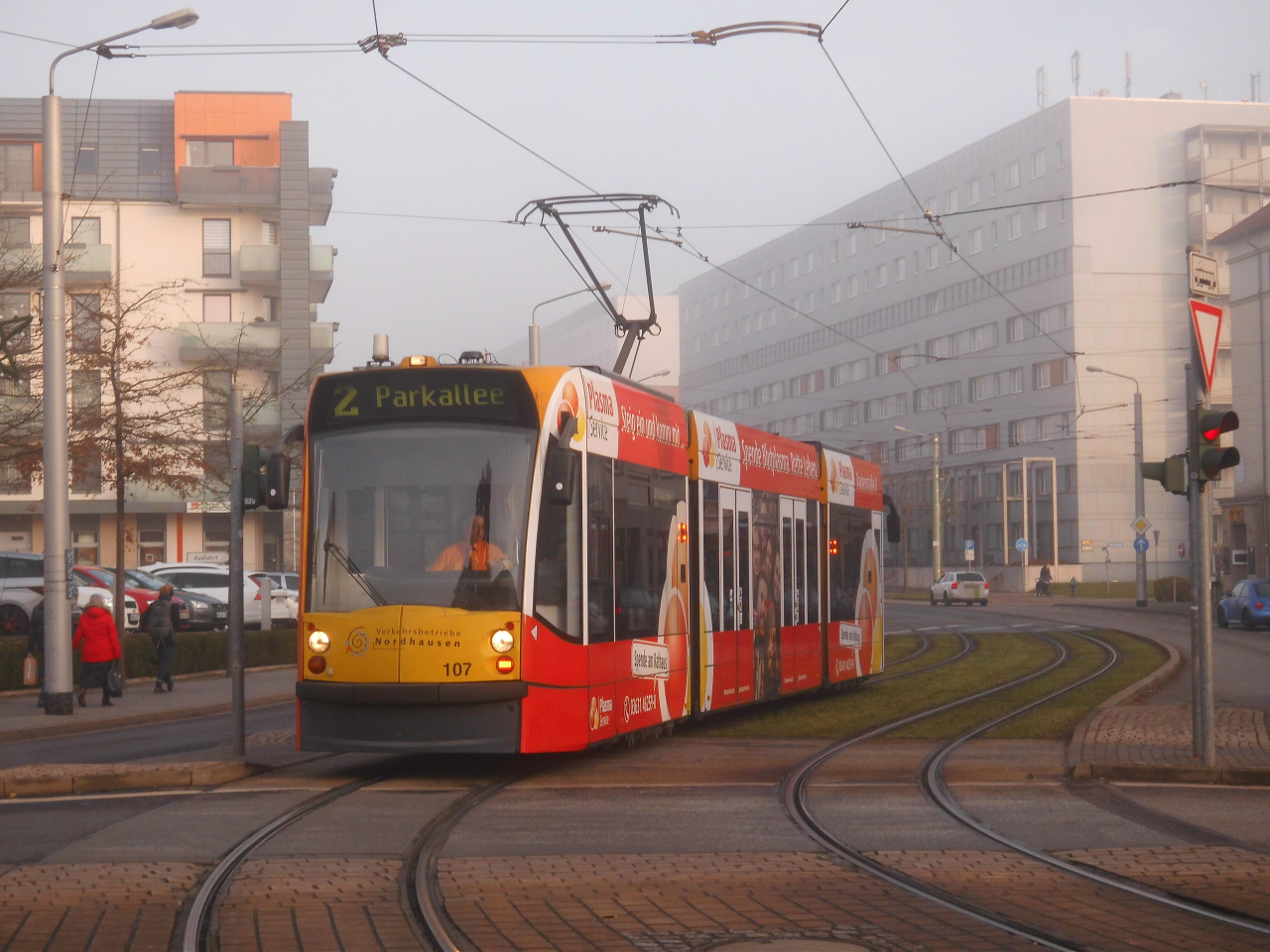 Nordhäuser Straßenbahn im Nebel.