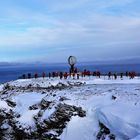 Nordkap-Plateau mit der Weltkugel.