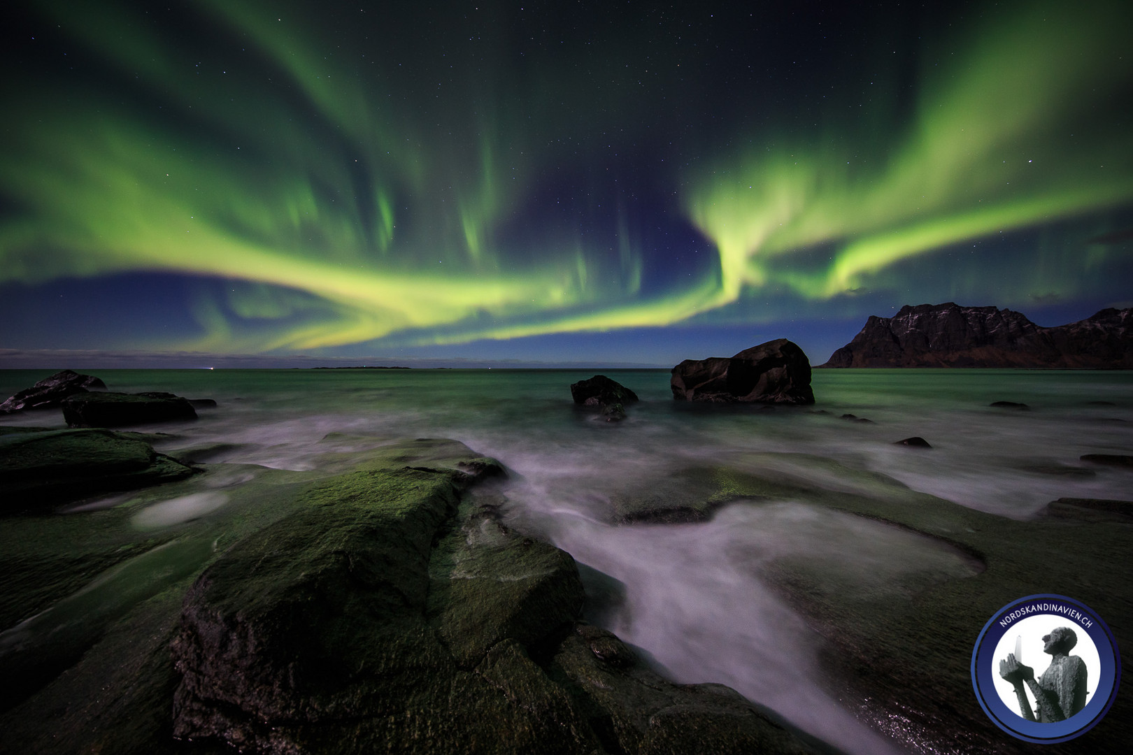 Nordlicht am Utakleiv Beach auf den Lofoten