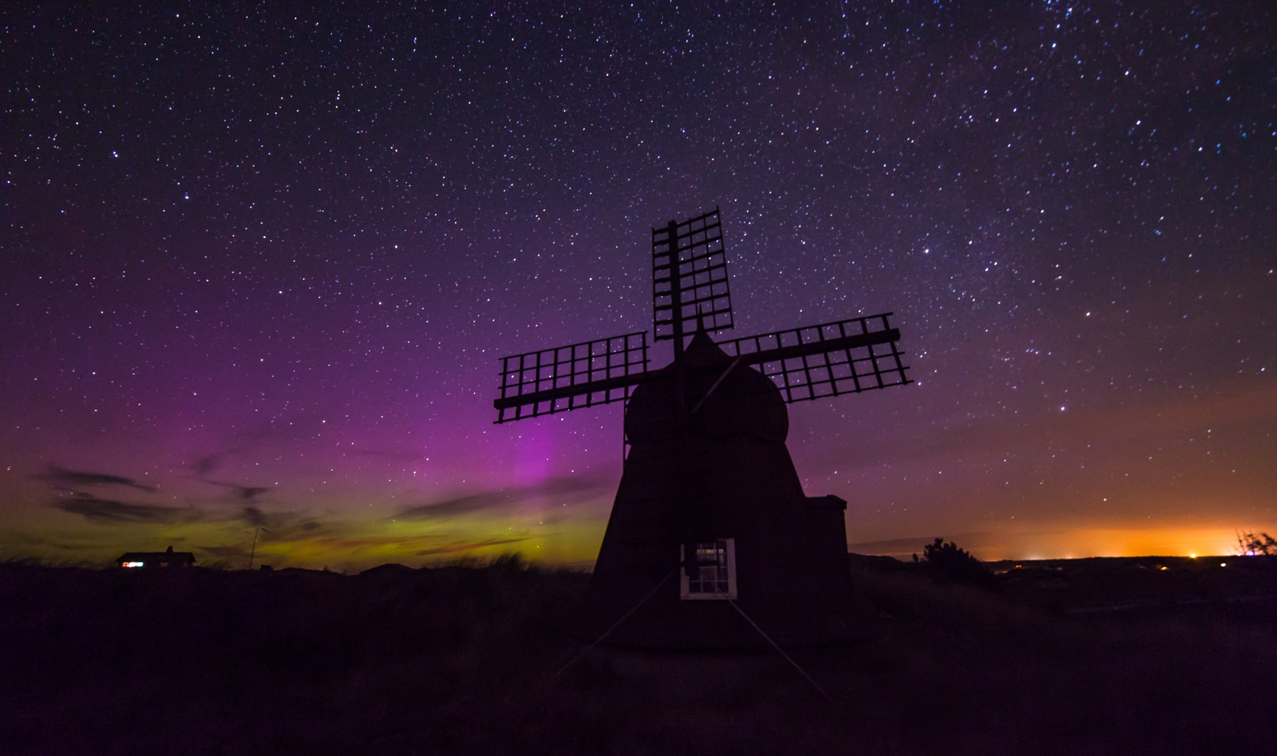 Nordlicht mit Windmühle