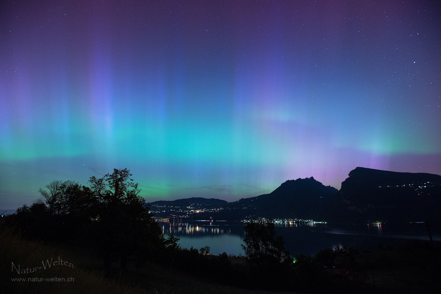 Nordlicht über dem Thunersee