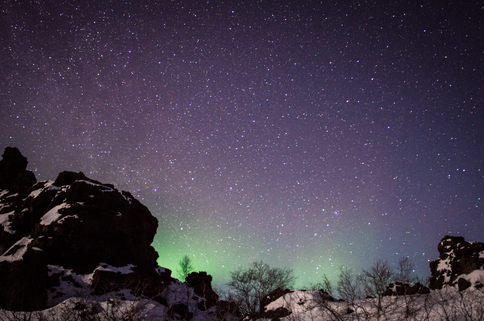 Nordlicht über Vulkankrater