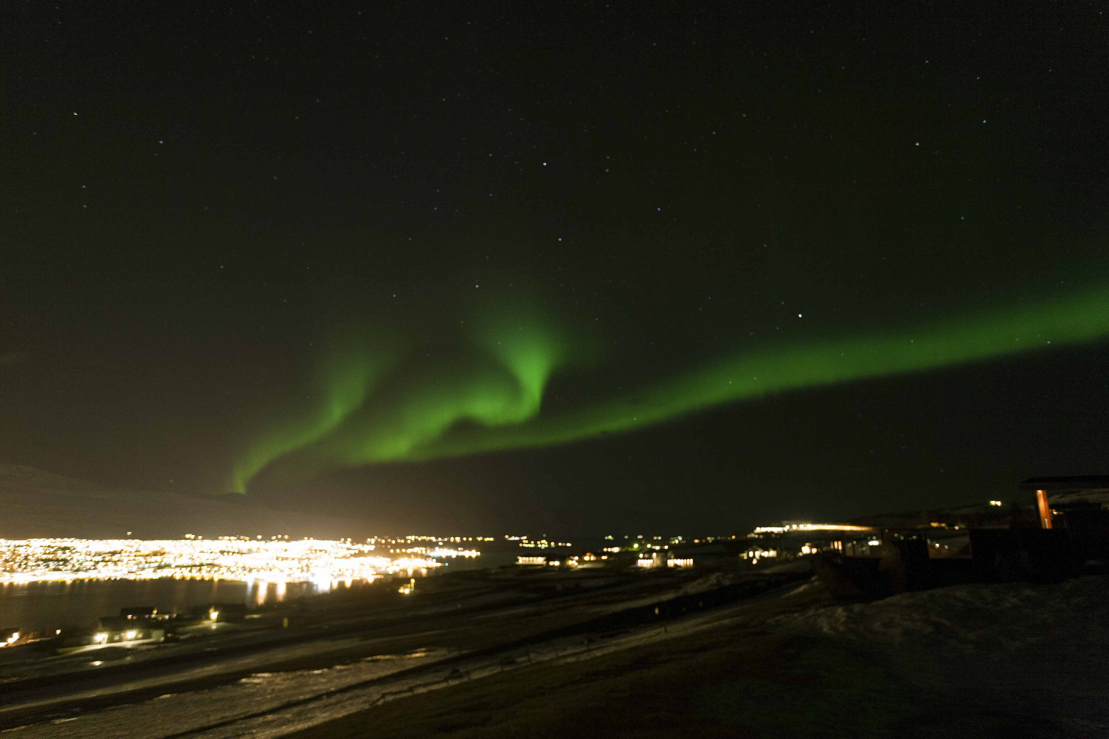 Nordlichter über Akureyri, Island