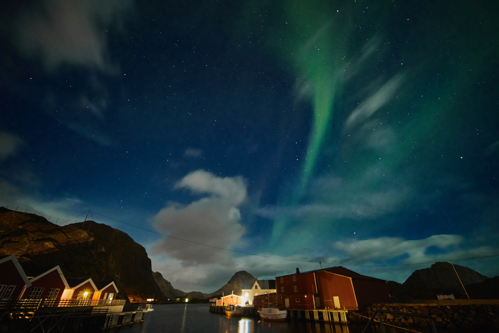 Nordlichtschleier über Mortsund