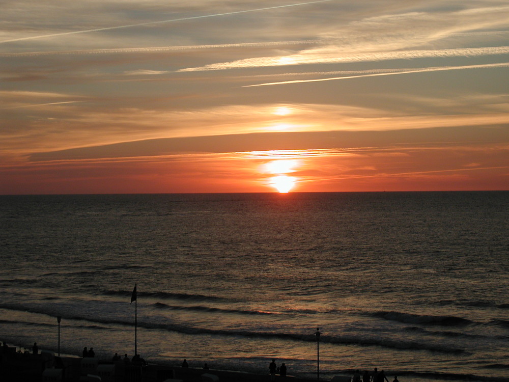 Nordsee - die Sonne tropft ins Meer