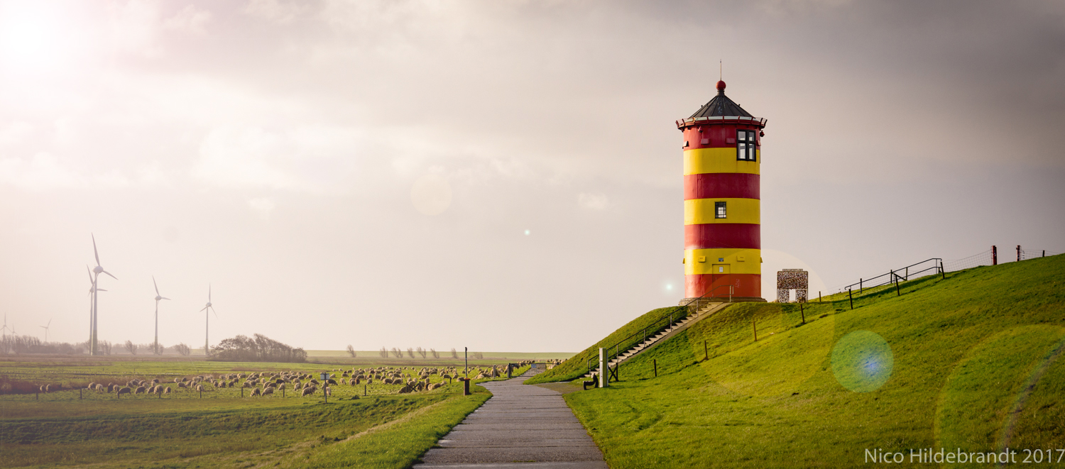 Nordsee Leuchtturm Pilsum Foto & Bild | landschaft, wasser, wiese ...