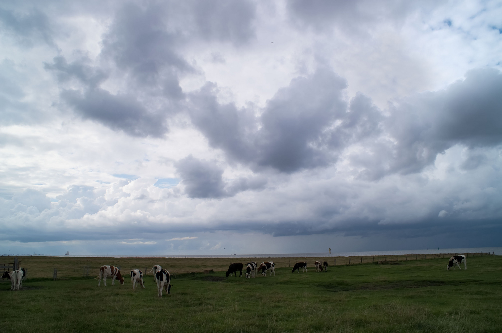 Nordsee oder Elbe Wolken