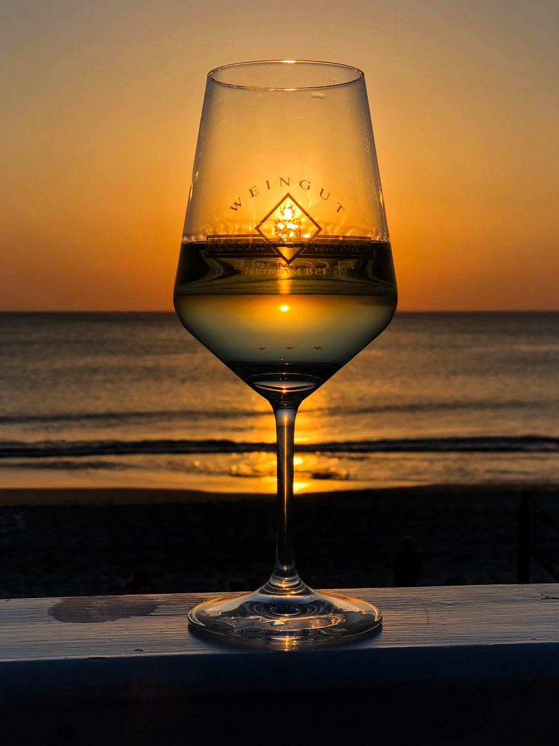 Nordsee, Sonnenuntergang und einen guten Wein - Dienstag ist Spiegeltag