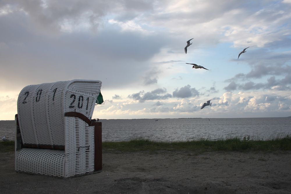 Nordsee, Strand von Nessmersiel by Feuersalamander 