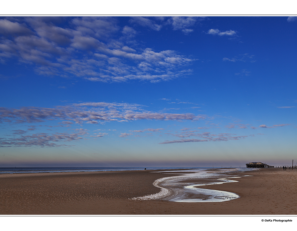 Nordseeblau und ein wenig weiß