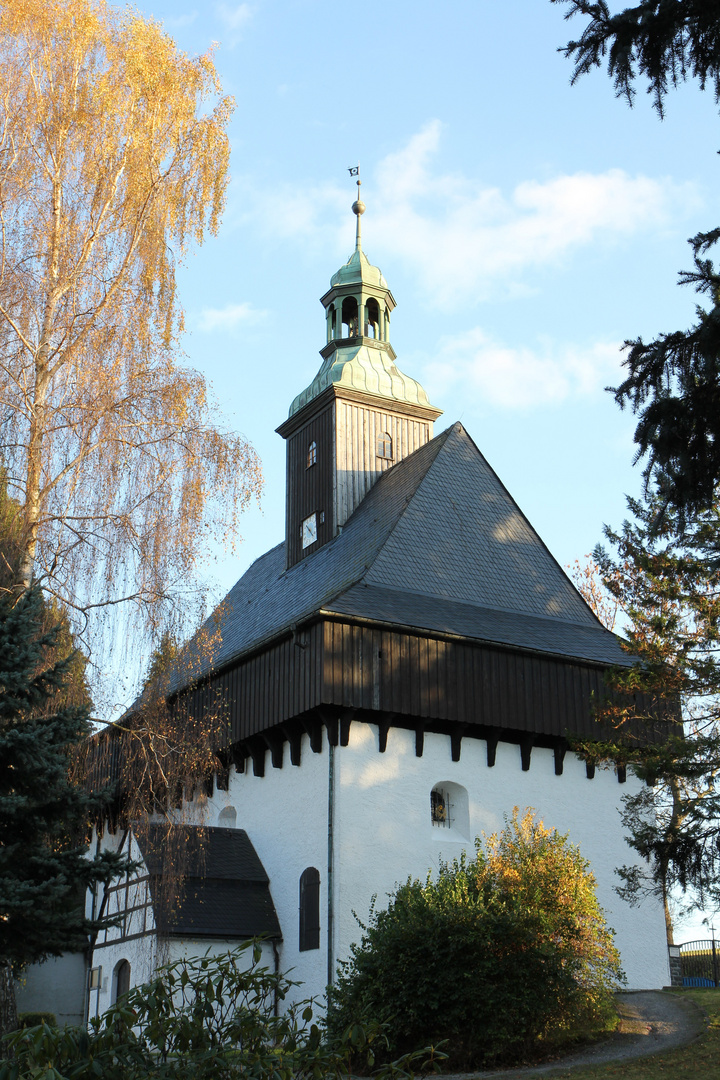 Nord/Westseite der Wehrkirche in Lauterbach (Erzgebirge)