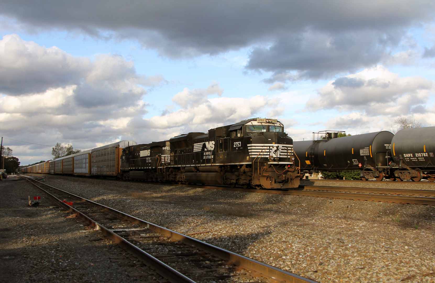 Norfolk& Southern NS#2753 EMD SD70ACe, NS#9621 GE44-9W, Auto Carrier Cars, Cresson
