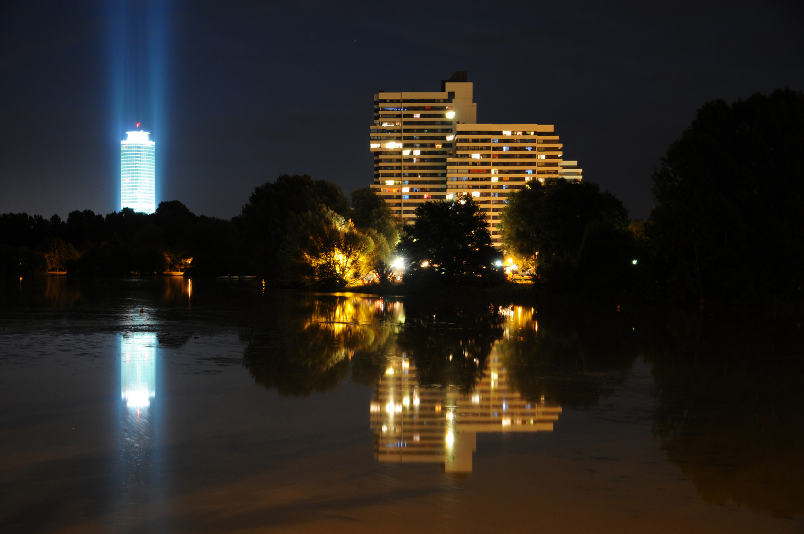 Norikegebäude und Turm der Nürnberger Versicherung