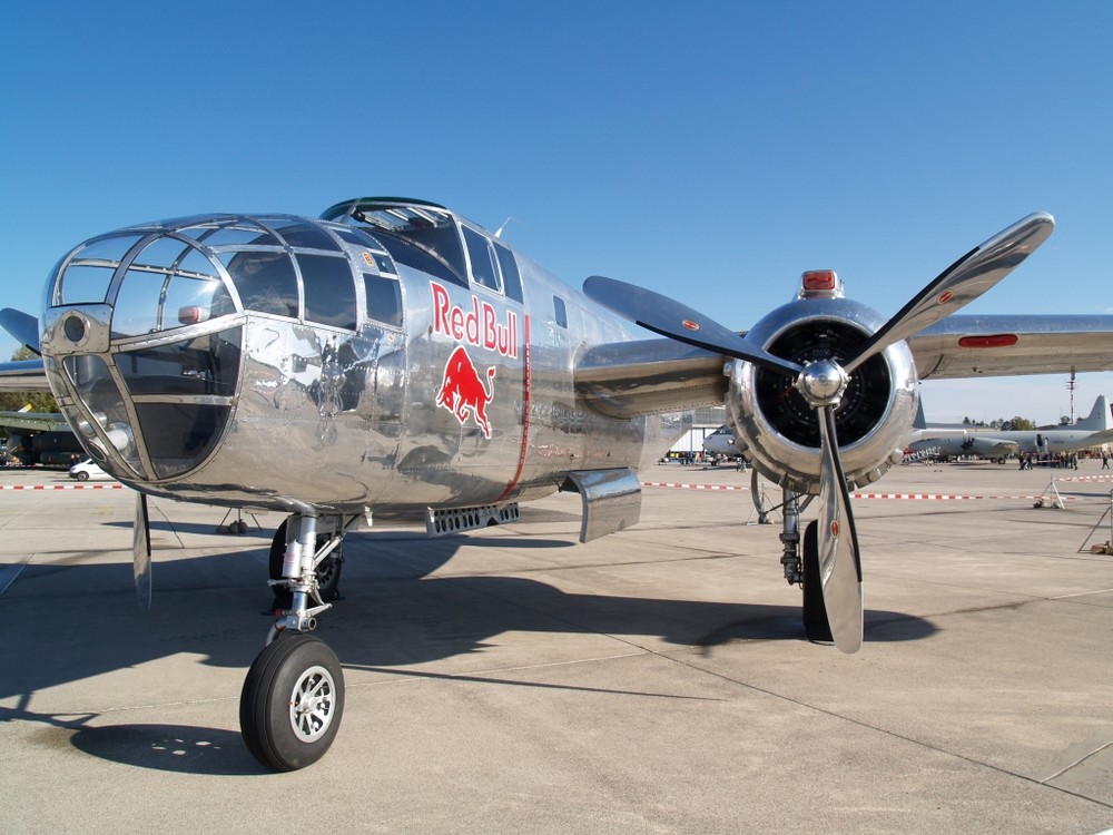 North American B-25 Mitchell "FLYING BULLS" N6123C