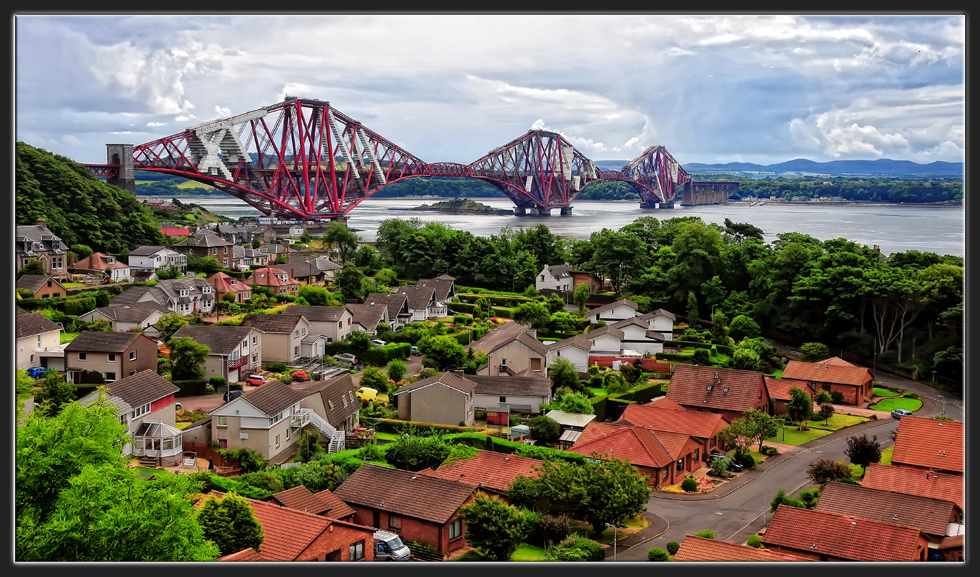 North Queensferry - Blick auf die Forth Rail Bridge