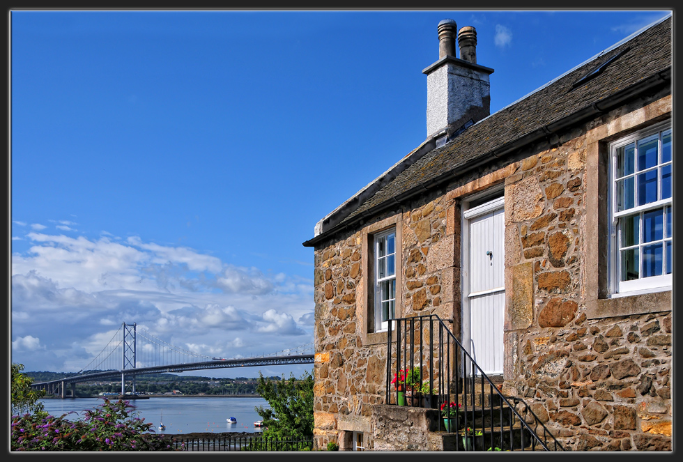 North Queensferry - Blick auf die Forth Road Bridge